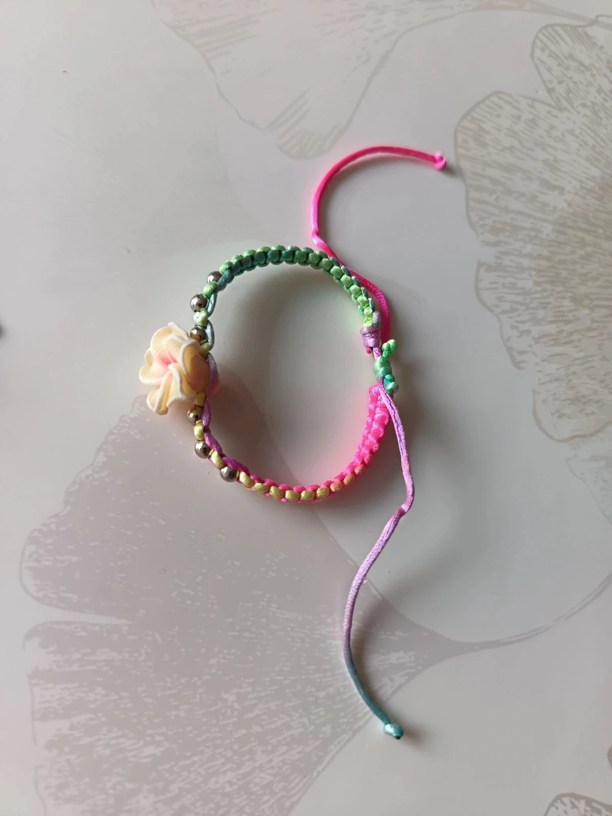 Pulseira fantasia macramé flor thiaré – photo 2